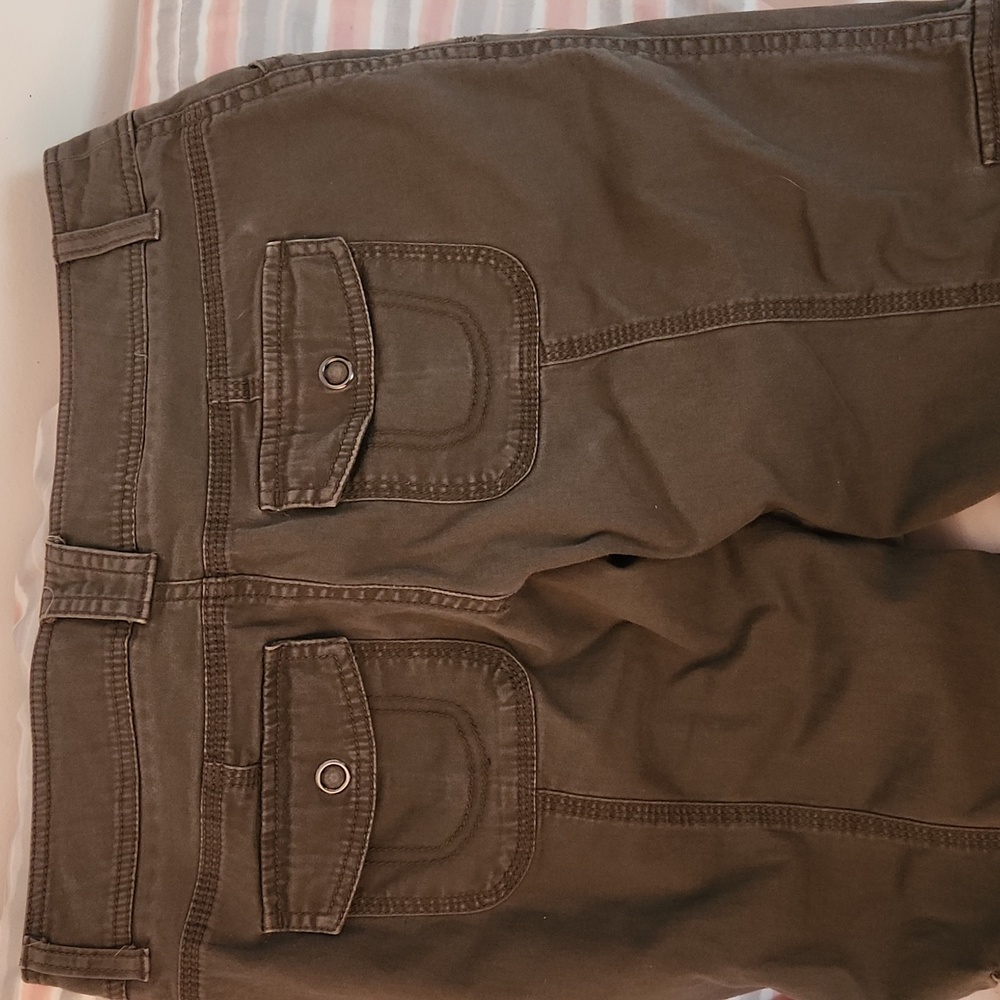 Capris - Picture 2 of 2